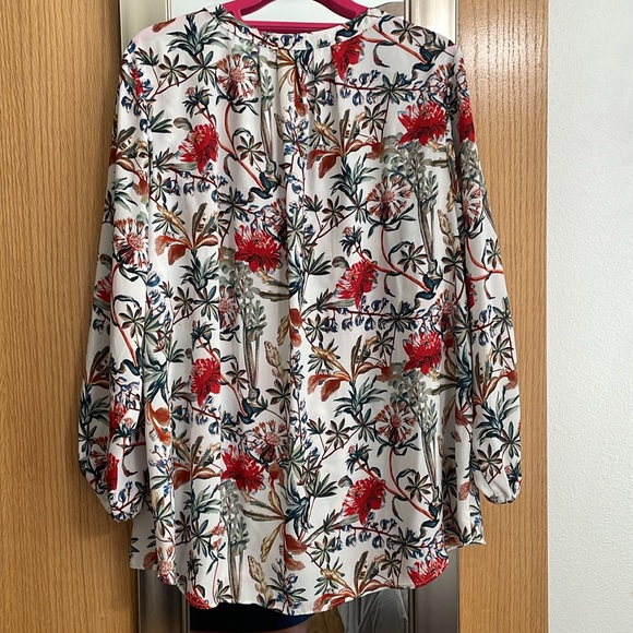 Faith & Zoe 1X floral long sleeve blouse V neck with buttons elastic cuffs - Picture 8 of 10